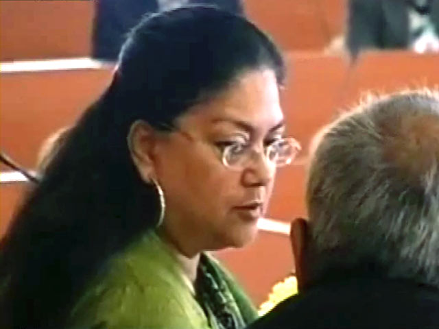 इंडिया 7 बजे : संकट में घिरी वसुंधरा को राजस्थान BJP का साथ