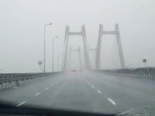 Bandra-Worli Sea Link Pounded by Heavy Rain