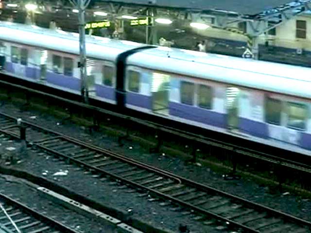 Video : As Rain Stops, Water Recedes From Mumbai Roads; Train Services Resume