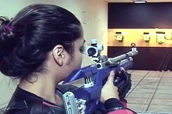 योग के सहारे निशानेबाजी, निशाना लगाने में मिलती है मदद योग के सहारे निशानेबाजी, निशाना लगाने में मिलती है मदद