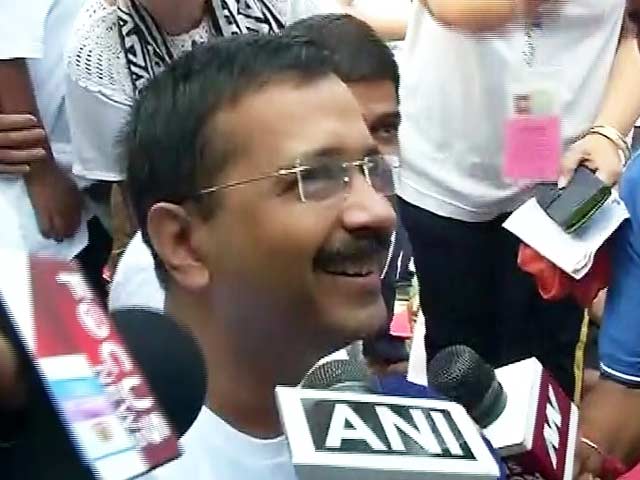 Arvind Kejriwal Joins PM Narendra Modi at Rajpath for Yoga Day