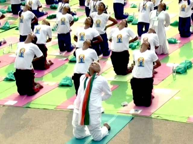 राजपथ पर योग कार्यक्रम में 25 देशों के लोग शामिल