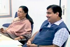 पार्टी वसुंधरा राजे के साथ, आरोप बेबुनियाद : नितिन गडकरी पार्टी वसुंधरा राजे के साथ, आरोप बेबुनियाद : नितिन गडकरी