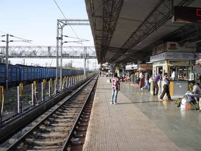 Videos : गंदगी फैलाने पर रेलवे ने चालान काटकर वसूले 20 लाख रुपये