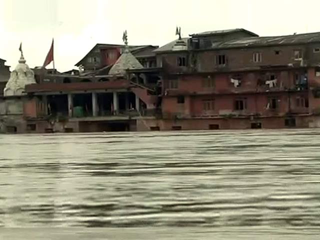 Videos : जम्मू-कश्मीर में बाढ़ को लेकर अलर्ट, झेलम खतरे के निशान से ऊपर