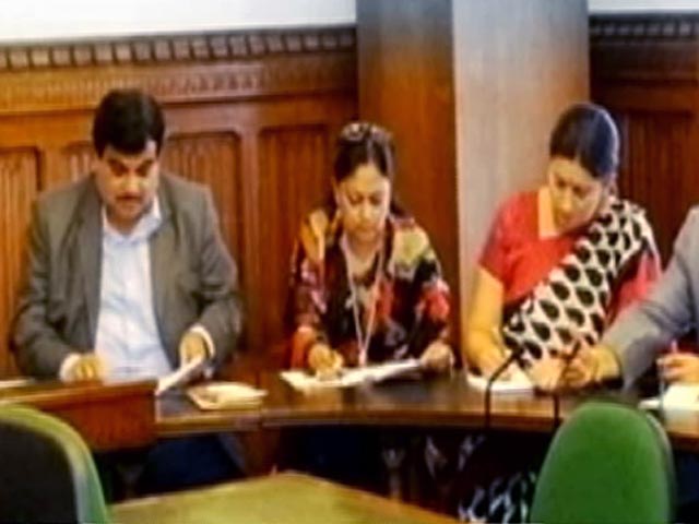 प्राइम टाइम इंट्रो : ललित कथा में फंसी बीजेपी