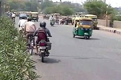 दिल्ली में ट्रैफिक पुलिस ने दो साल में वसूले दो अरब से ज़्यादा रुपये दिल्ली में ट्रैफिक पुलिस ने दो साल में वसूले दो अरब से ज़्यादा रुपये