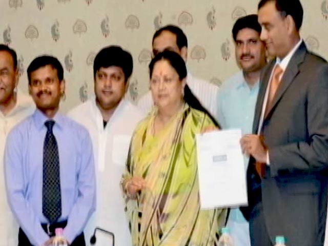 इंडिया 7 बजे : ललितगेट में घिरी वसुंधरा के साथ खड़ी बीजेपी