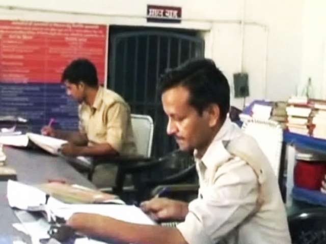यूपी में अब चोरी हुई मुर्गियां ढूंढने में जुटी पुलिस