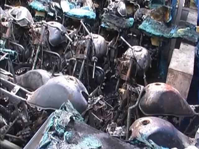 Video : 90 Vehicles Set on Fire in Pune, 1 Detained