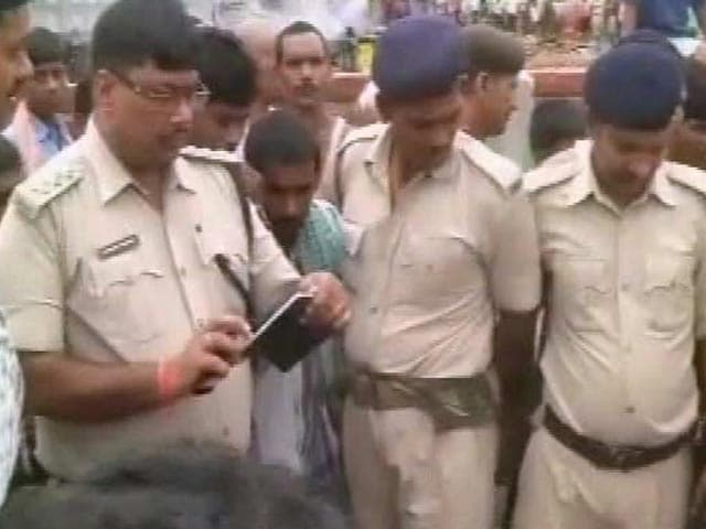 Video : School Director Lynched, 'Cops Watched,' Alleges Daughter