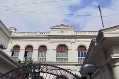 Below-the-Knee Skirts Only: A Kolkata College's Slip Shows Below-the-Knee Skirts Only: A Kolkata College's Slip Shows