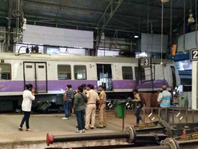 मानवीय भूल की वजह से हुआ था मुंबई के चर्चगेट स्टेशन पर हादसा : रेलवे
