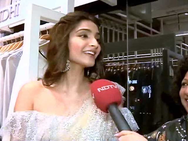 Sonam Turns Stylist for <i>Prem Ratan Dhan Payo</i>