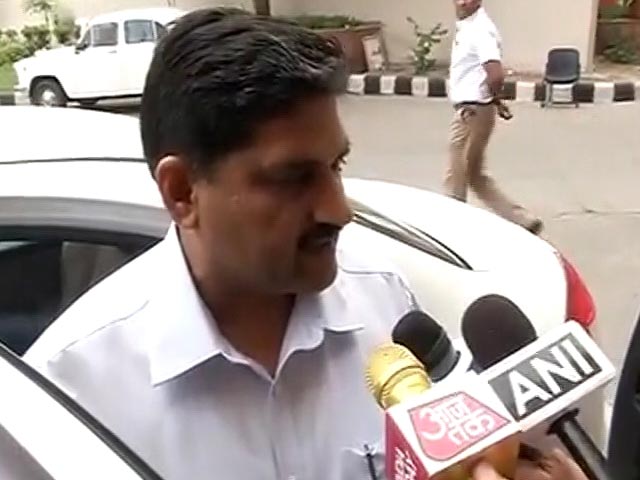 दिल्ली सरकार ने निकाला बीच का रास्ता, मीणा को माना एसीबी का हिस्सा