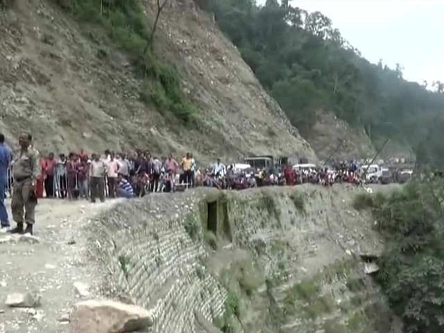 At Least 30 Killed In Massive landslides in Darjeeling, 20 Missing