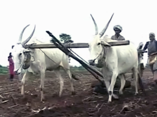 लैंड बिल पर अपनों ने खोला मोर्चा