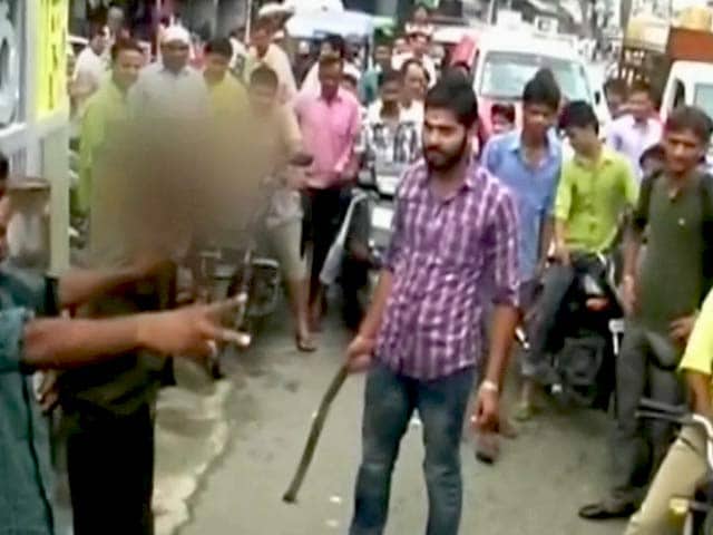 Videos : यूपी में पांच दिनों में पांच सांप्रदायिक दंगे