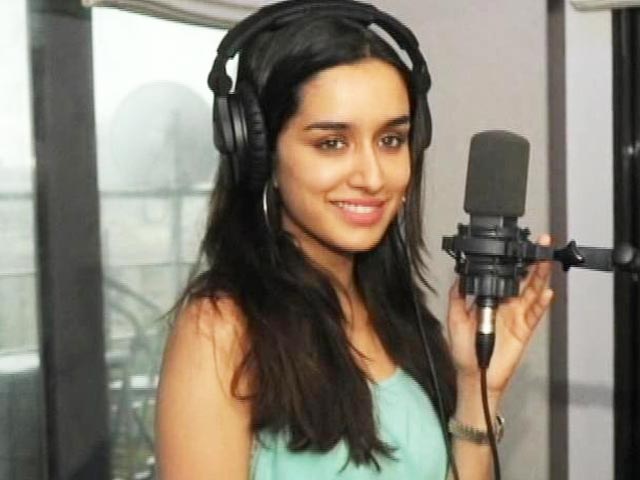 Video : Shraddha Kapoor on a Holiday With Family