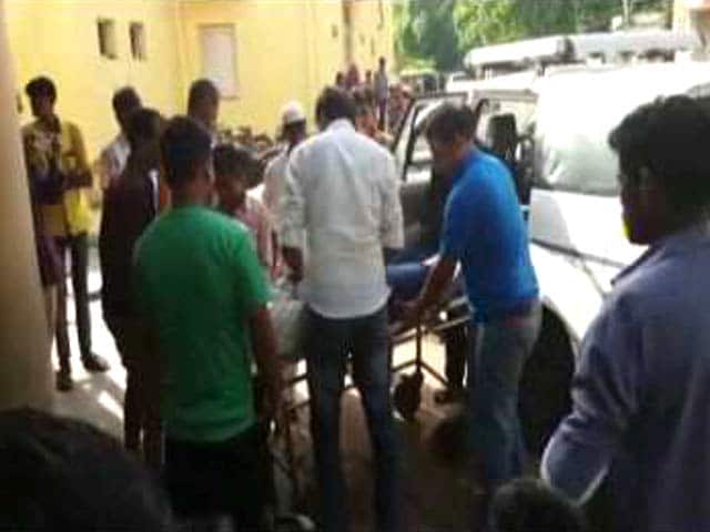 Video : Journalist Covering Vyapam Scam Falls Ill Suddenly, Dies