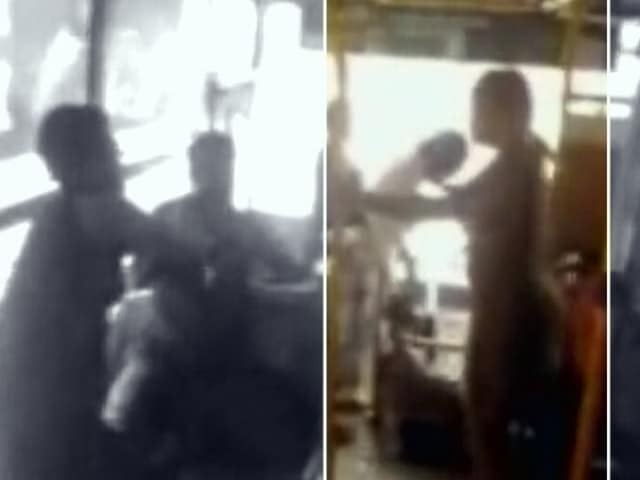 Videos : बेंगलुरु में बस नहीं रोकी गई, तो ड्राइवर और कंडक्टर की कर दी पिटाई