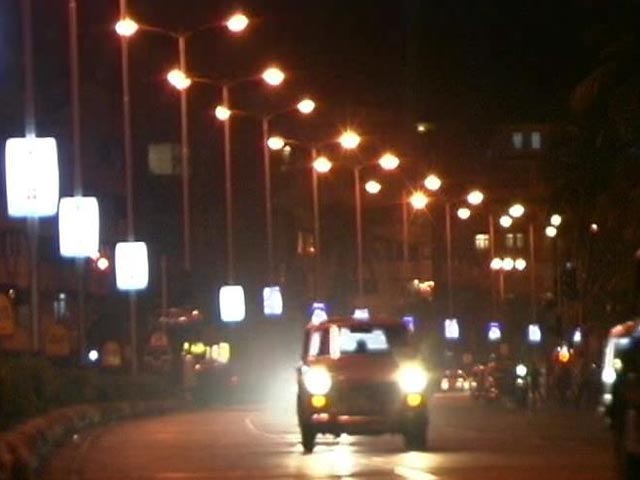 Court Suggests Return of Golden Queen's Necklace, Mumbaikars Happy