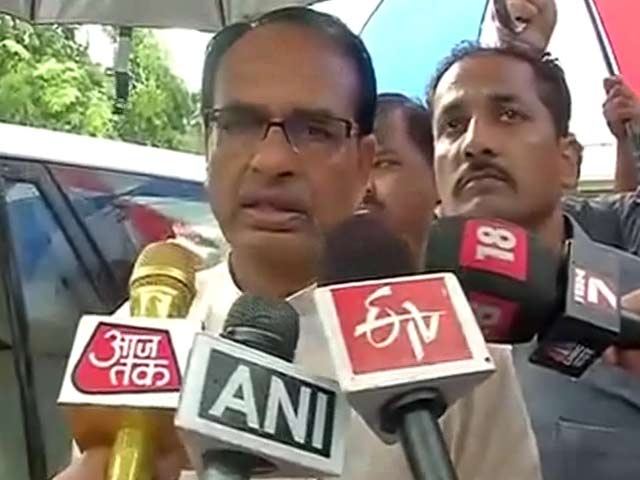 पत्रकार अक्षय के परिवार से मिलने के बाद शिवराज बोले, सच सामने लाना मेरा मिशन