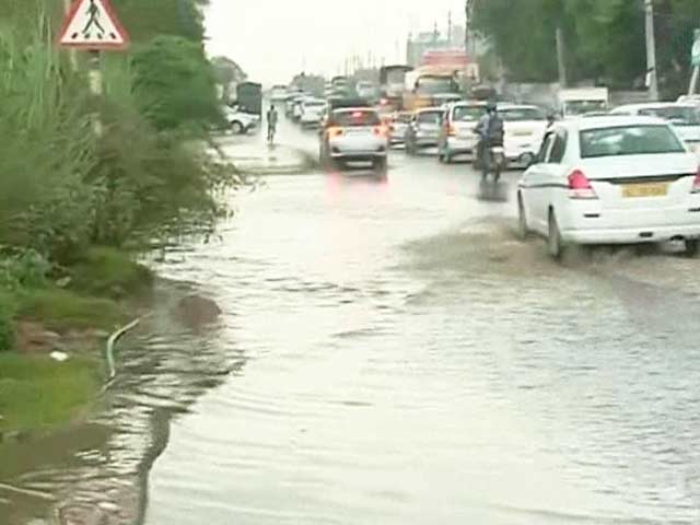 A Morning's Rain Brings Smart City Gurgaon to its Knees