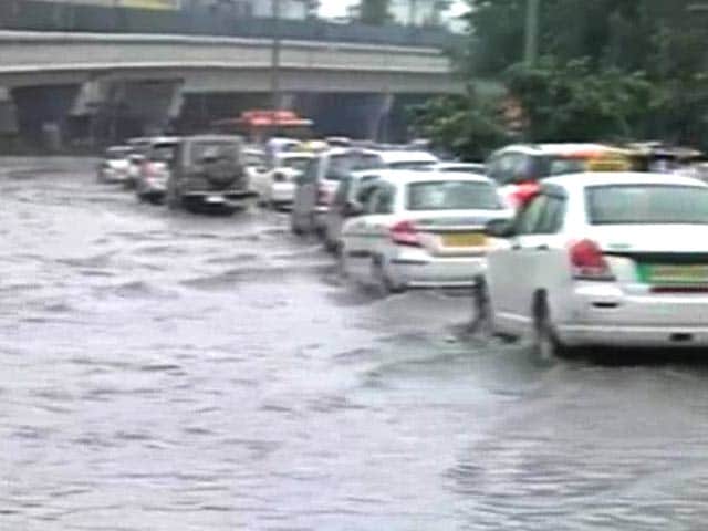 Video : Heavy Rain Lashes North India, Parts of Delhi Waterlogged