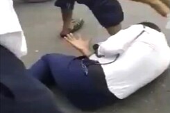 Traffic Police Cops Thrashed by Angry Mob Traffic Police Cops Thrashed by Angry Mob