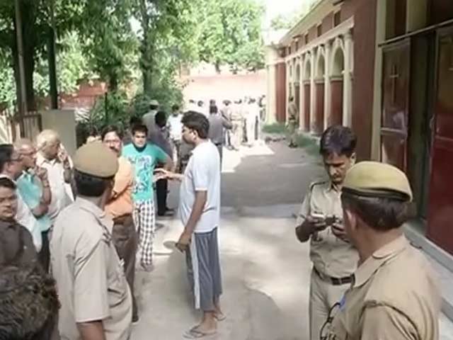 स्पीड न्यूज : दिल्ली में एलजी के घर के पास क्रिश्चियन स्कूल में दो गार्ड की हत्या