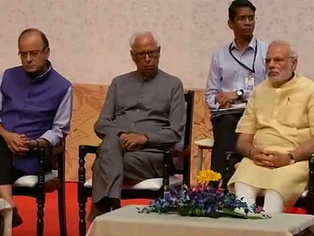 प्राइम टाइम इंट्रो : परिवारवाद की राजनीति, 'दामाद' पर पीएम का कटाक्ष