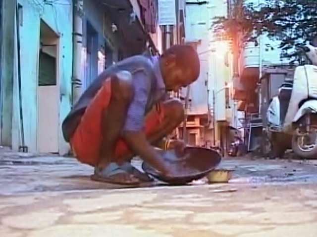 Video : गटर नहीं सोने की खान : बेंगलुरु में नालों से निकल रहा है सोना!