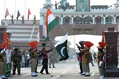India's Sweets Refused on Eid by Pakistan Soldiers on Border India's Sweets Refused on Eid by Pakistan Soldiers on Border