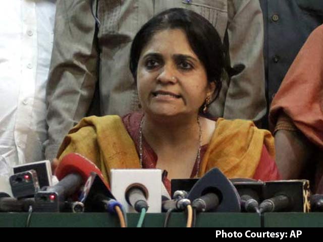 Video : Teesta Setalvad's Lawyers Hit Out at CBI for Calling Her Threat to National Security