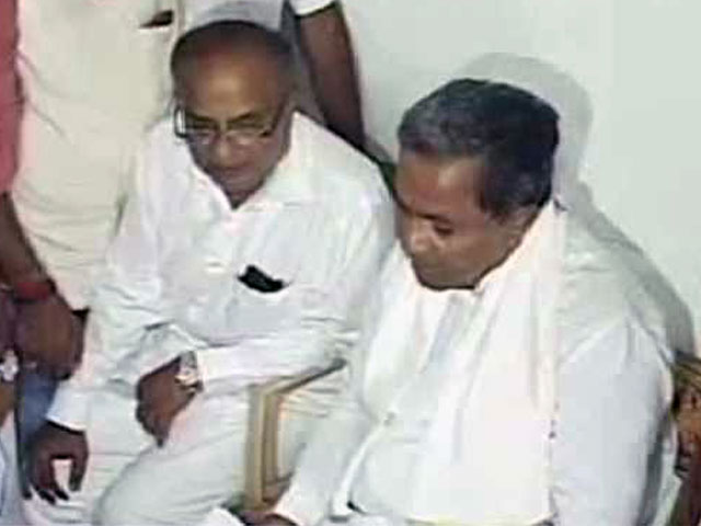 Amid Criticism, Karnataka Chief Minister Meets Families of Farmers Who Committed Suicide