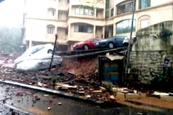 Rains Hit Mumbai in Rush Hour, Trains Running Late Rains Hit Mumbai in Rush Hour, Trains Running Late