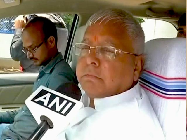 लालू का पीएम मोदी पर पलटवार - वो फूट डालने की कोशिश कर रहे हैं