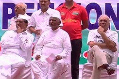 करगिल विजय दिवस पर शहीदों को दी गई श्रद्धांजलि करगिल विजय दिवस पर शहीदों को दी गई श्रद्धांजलि