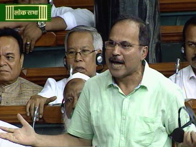 लोकसभा स्पीकर को तख्ती दिखाने के चलते अधीर रंजन चौधरी एक दिन के सस्पेंड