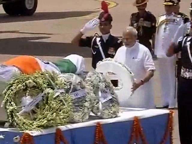 डॉ कलाम को राष्ट्रपति मुखर्जी और पीएम मोदी ने दी श्रद्धांजलि