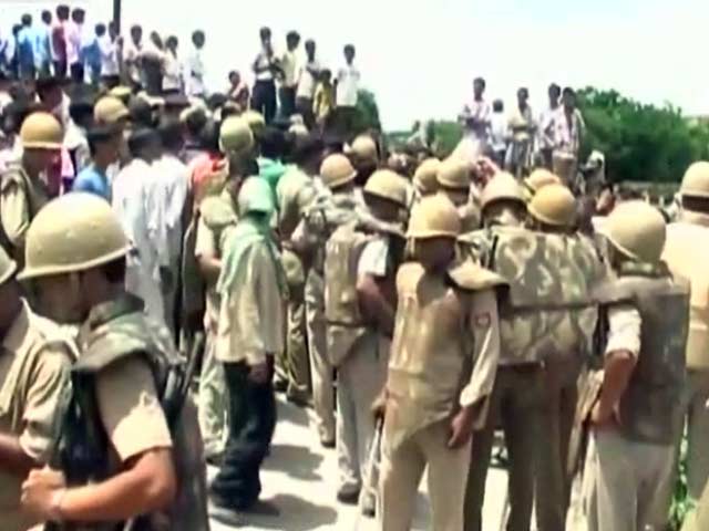 यूपी के संभल में रेप की शिकार लड़की को ज़िंदा जलाया