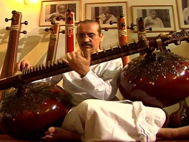 A Full Moon For Knowledge