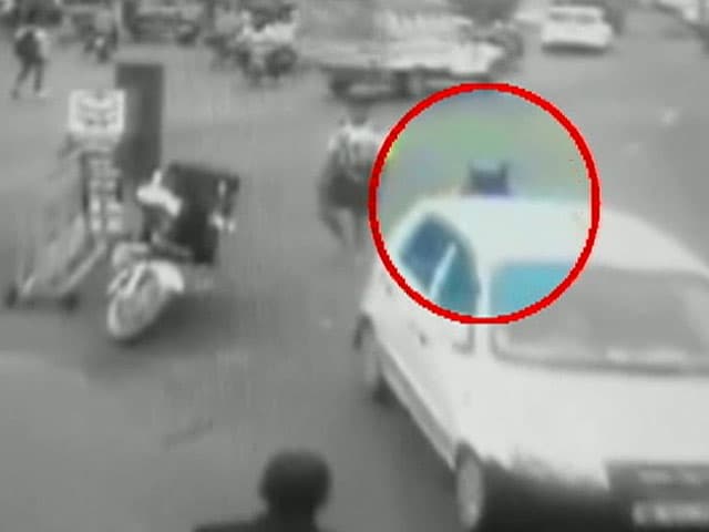 Videos : इंडिया 9 बजे : हरिद्वार में नशे में धुत ड्राइवर ने पुलिसकर्मियों को किया घायल