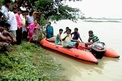 बाढ़ से बदहाल पूर्वी भारत, पश्चिम बंगाल में पांच जिले हाई अलर्ट पर बाढ़ से बदहाल पूर्वी भारत, पश्चिम बंगाल में पांच जिले हाई अलर्ट पर