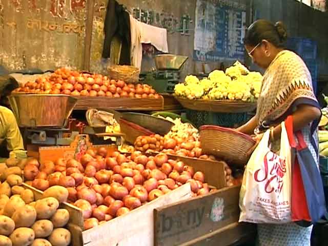 देश भर में प्याज की कीमतों में उछाल, हरी सब्जियों के दाम भी बढ़े