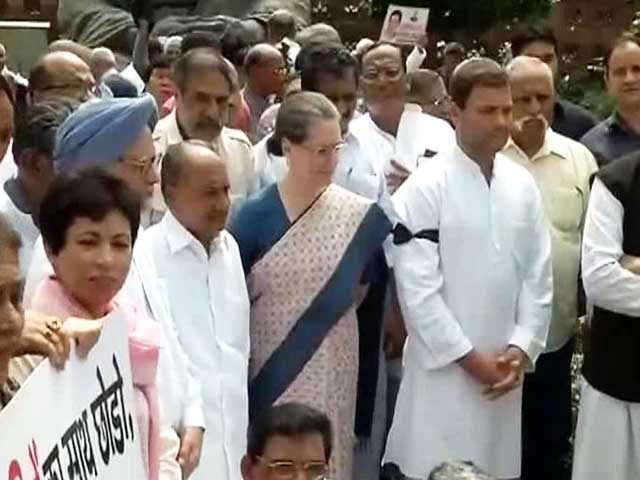 Sonia, Rahul Gandhi Lead Congress Protest Against Suspension of Lawmakers