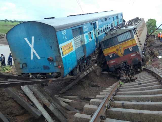 मध्य प्रदेश में बड़ा ट्रेन हादसा, राहत और बचाव कार्य अंतिम चरण में