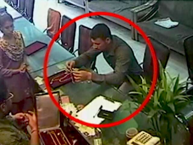 टॉप टेन झपटमार गिरफ्तार, 400 से अधिक वारदातों को दिया है अंजाम