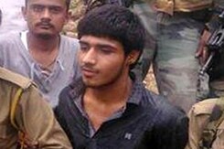 इंडिया 7 बजे : डेढ़ महीने पहले तंगमर्ग के रास्ते भारत में घुसा था आंतकी नावेद इंडिया 7 बजे : डेढ़ महीने पहले तंगमर्ग के रास्ते भारत में घुसा था आंतकी नावेद